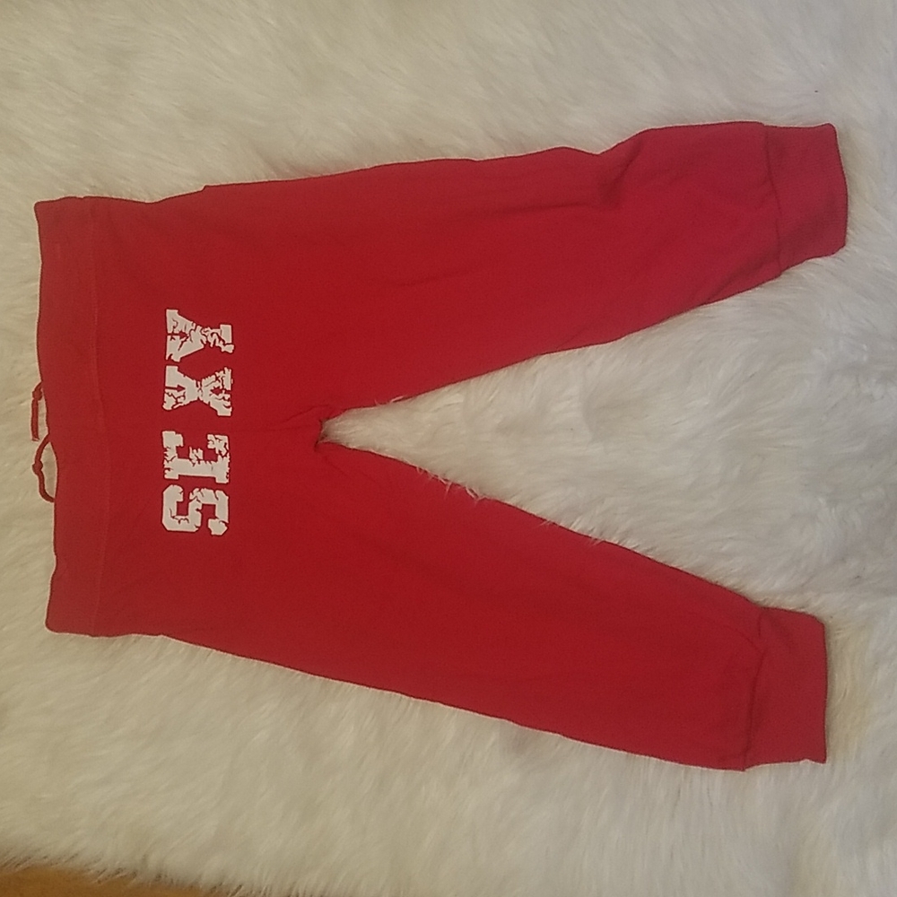 GRIP SEXY RED CAPRI SWEAT PANTS